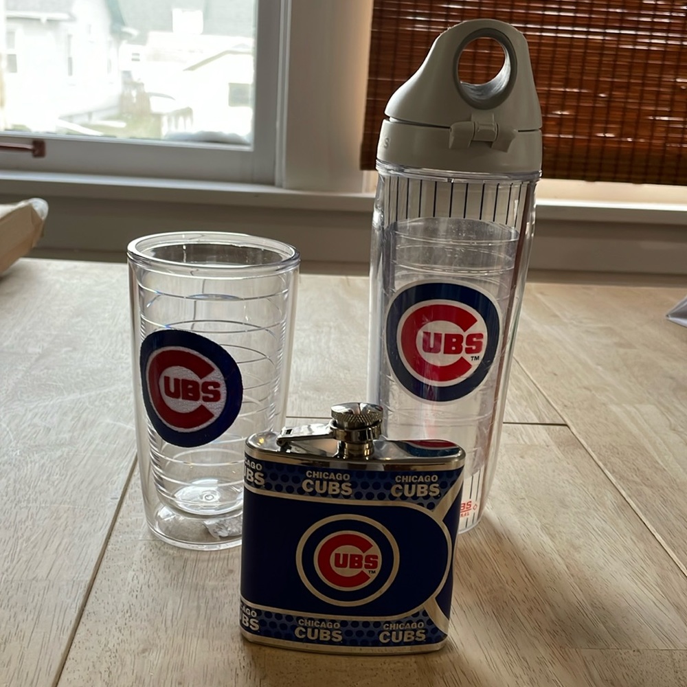 Tervis Cubs cups.  16oz no lid, 20 oz with lid Cubs stainless steel flask 6oz.